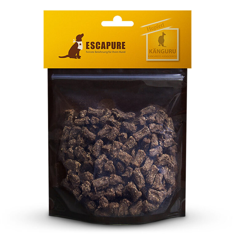 Escapure - Kausnack - Känguru Hupferl (getreidefrei) Das Escapure Känguru - Hupferl ist ein besonders schmackhafter Hundesnack. Der Snack lässt sich optimal als Belohnungshappen während des Hundetrainings oder als kleine Liebkosung für zwischendurch verwenden. Auch Futterallergiker können von der getreidefreien Rezeptur mit nur einer Fleischsorte profitieren. Das Fleisch der Escapure Hupferl stammt zu 100% aus Kängurufleisch. Durch die schonende Lufttrocknung mit Buchenholzaroma behält der Snack seinen unwiderstehlichen Geruch und Geschmack bei. Die Happen sind zu einer maulgerechten Form zerteilt und im praktischen Beutel verpackt. Der Escapure Kängurufleisch Hupferl im Überblick: Hundesnack aus nur einer Fleischsorte: Kängurufleisch Fleisch aus artgerechter