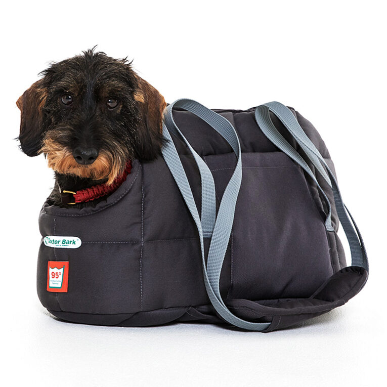 Travelbag grau Hier haben Sie eine Hundedecke und eine geräumige Tasche in einem. Einfach zusammengeklappt und mit drei Klickverschlüssen befestigt