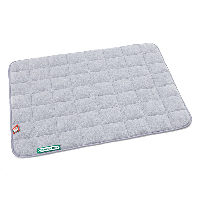 Fleece Wendedecke melange grau Die Wende-Fleece-Decke von Doctor Bark ist kuschelig