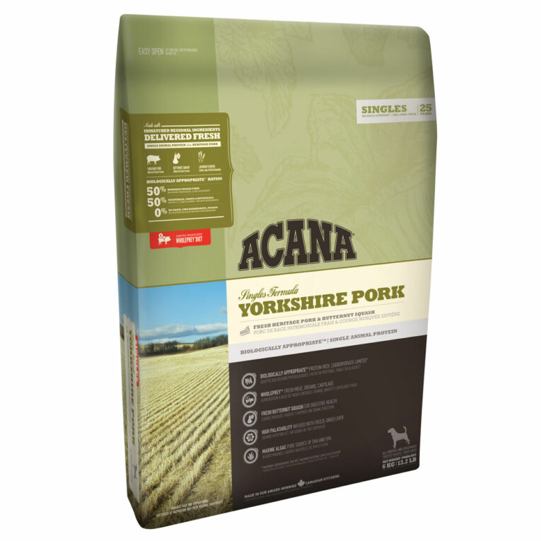 Acana - Trockenfutter - Singles Yorkshire Pork (getreidefrei) Acana Singles Yorkshire Pork ist auf die Ernährung für Hunde in allen Lebensphasen abgestimmt und versorgt Ihren Hund mit wertvollen Nährstoffen für ein gesundes und aktives Hundeleben. Deshalb enthält Acana Singles Yorkshire Pork viel Protein aus nahrhaftem Schweinefleisch und wertvollen Innereien vom Yorkshire Schwein aus Alberta (Kanada). Das schmackhafte Futter wird außerdem mit jeder Menge vitaminreichem Obst und Gemüse wie Äpfeln