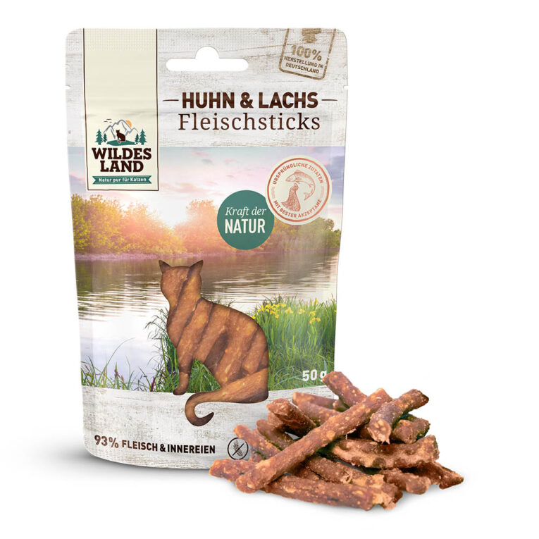 Wildes Land Fleischsticks Huhn & Lachs 9 x 50 g Snacks sind ein wichtiger Bestandteil im Alltag Ihres Lieblings. Und können die Beziehung zu Ihrer Katze stärken. Die Wildes Land Fleischsticks Huhn & Lachs haben einen besonders hohen Fleischanteil von rund 93% und sind frei von Getreide. Leicht verdauliches Hühnchenfleisch und schmackhafter Lachs machen die Snacks ideal für Katzen als Zwischenmahlzeit oder als kleine Belohnung und haben eine hohe Akzeptanz. Mit viel Liebe und ohne künstliche Zusatzstoffe zubereitet
