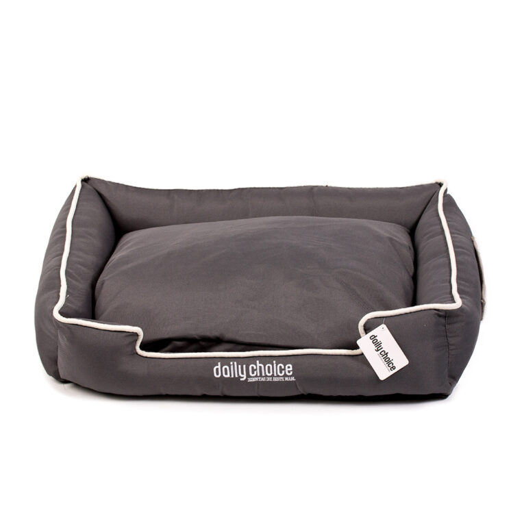 daily choice - Hundebett - Kuschelkoje classic dunkelgrau Das daily choice Hundebett Kuschelkoje classic dunkelgrau vereint stylisches Design mit hohem Komfort und bietet Ihrem Liebling so den perfekten Platz zum Ausruhen und träumen. Dank dicker Füllung ist das Bett gleichzeitig stabil und bequem. Zudem sorgt die rutschfeste Unterseite dafür