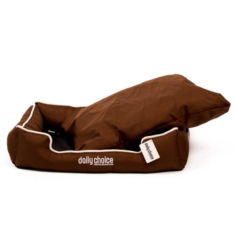 daily choice - Hundebett - Kuschelkoje classic braun Das daily choice Hundebett Kuschelkoje classic braun vereint stylisches Design mit hohem Komfort und bietet Ihrem Liebling so den perfekten Platz zum Ausruhen und träumen. Dank dicker Füllung ist das Bett gleichzeitig stabil und bequem. Zudem sorgt die rutschfeste Unterseite dafür