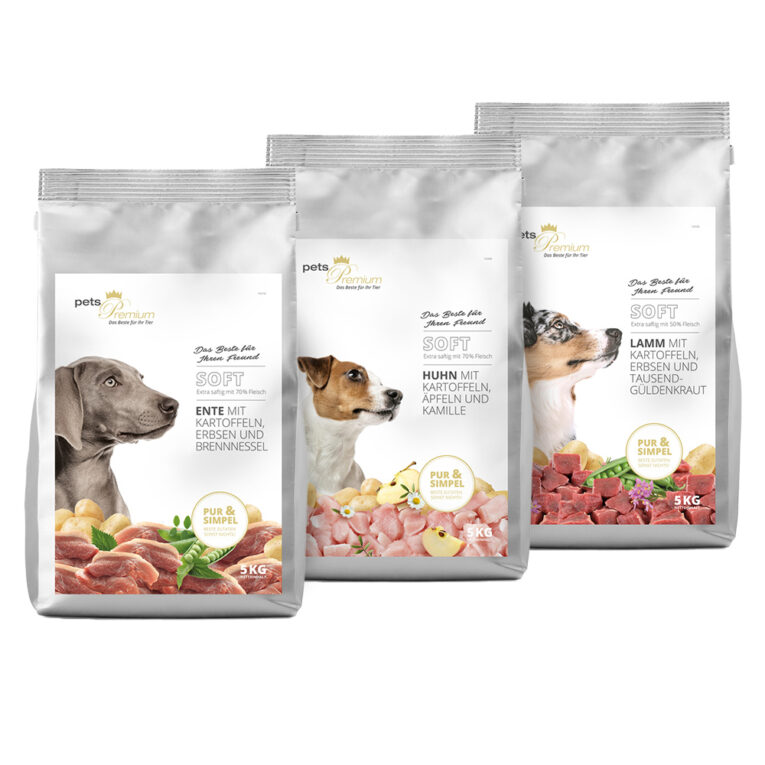 pets Premium - Trockenfutter - Soft Trio (getreidefrei) Das hochwertige halbfeuchte Hundefutter Soft von pets Premium ist ein hochwertiges Hundefutter mit viel frischem Fleisch. Das semi-moist Hundefutter hat im Vergleich zu herkömmlichem Trockenfutter einen besonders hohen Feuchtigkeitsgehalt von 18% und bietet weiche Kroketten für einen großen Genuss. Durch die schonende Herstellung bleiben alle wichtigen Nährstoffe enthalten. Der hohe Anteil an frischem und getrocknetem Fleisch in Kombination mit Kartoffeln und gesunden Kräutern macht die Soft Sorten von pets Premium zu einem leckeren