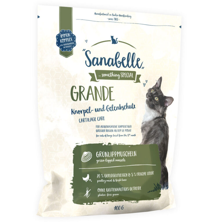 Sanabelle - Trockenfutter - Grande Sanabelle Grande wurde speziell für ausgewachsene Katzen großer Rassen entwickelt. Die besondere Größe der Kroketten von 14mm reduziert die Gefahr einer überhasteten Nahrungsaufnahme. Die Beschaffenheit der Kroketten regt zudem zum verlangsamten und ausgeprägten Zerkleinern der Nahrung an. Natürliche Knorpelaufbaustoffe wie Glucosamine regen den Stoffwechsel des Gelenkknorpels an und unterstützen somit die Beweglichkeit der Gelenke (cartilage care). Sanabelle Trockenfutter bietet für jeden Lebensabschnitt eine genau auf die jeweiligen Bedürfnisse Ihrer Katze abgestimmte Nahrung – sehr schmackhaft