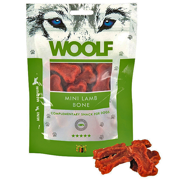 Woolf - Hundesnack - Mini Knochen mit Lamm (getreidefrei) Diese besonders schmackhaften Kausnacks mit einem sehr hohen Anteil an Lamm (93%) sind eine natürliche und gesunde Belohnung für Ihren Vierbeiner. Die schonende Herstellung der Mini Knochen mit Lamm sorgt dabei für den Erhalt der vielfältigen Nährstoffe und Vitamine. Als getreidefreie Monoproteinsnacks eignen sie sich ebenfalls hervorragend für den ernährungssensiblen Hund. Durch die spezielle wiederverschließbare Frischetüte inklusive Sauerstoffabsorber kann auf künstliche Konservierungsmittel verzichtet werden und die Leckerlis bleiben länger frisch. Nach dem Öffnen sollte die angebrochene Tüte im Kühlschrank aufbewahrt werden