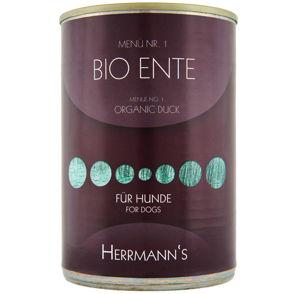 Herrmann’s - Nassfutter - Bio-Ente mit Bio-Süßkartoffel Herrmann’s setzt mit seinem Bio Hundefutter auf eine ausgiebige Ausarbeitung der Rezepturen unter Anleitung einer Fachärztin der Diätetik. Das Bio-Menü ist mit seiner ausgewogenen Rezeptur für Hunde aller Rassen und jeden Alters geeignet. Die Zutaten in Bio-Qualität sind dabei schmackhaft und liefern alle wichtigen Nährstoffe und Vitamine. Daher ist Herrmann’s Biofutter nach der Beutetheorie zusammengesetzt. Dies bedeutet: was der Wolf nach dem Töten des Beutetieres als erstes und was als letztes frisst