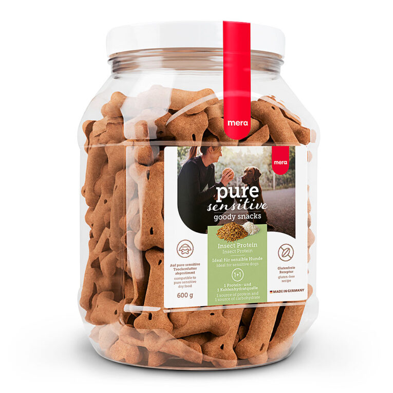 Mera Pure Sensitive Goody Snacks Insect Protein Unsere pure sensitive goody snacks Insect Protein sind durch ihre seltene Proteinquelle ganz besonders für sensible Hunde und Allergiker geeignet. Wir verwenden bei dieser Rezeptur die Larven der Hermetia illucens (Schwarze Soldatenfliege) als einzige tierische Proteinquelle. Kombiniert wird das Ganze mit leicht verdaulichem Reis als einzige Kohlenhydratquelle. Selbstverständlich eignen sich MERA pure sensitive goody snacks Insect Protein auch für jeden anspruchsvollen Hund. Im Rahmen des ganzheitlichen Ernährungskonzeptes gibt es zu den pure sensitive goody snacks auch das passende Trockenfutter mit Insektenprotein. Im gesamten pure sensitive Sortiment bieten wir verschiedene Geschmacksrichtungen für eine abwechslungsreiche Fütterung an. Je nach Alter oder speziellen Bedürfnissen auch als fresh meat und high protein Futter. Mera Pure Sensitive Goody Snacks Insect Protein im Überblick: 100% Insektenprotein Für die tägliche Belohnung Rezeptur ohne glutenhaltige Zutaten LID - Limited Ingredient Diet