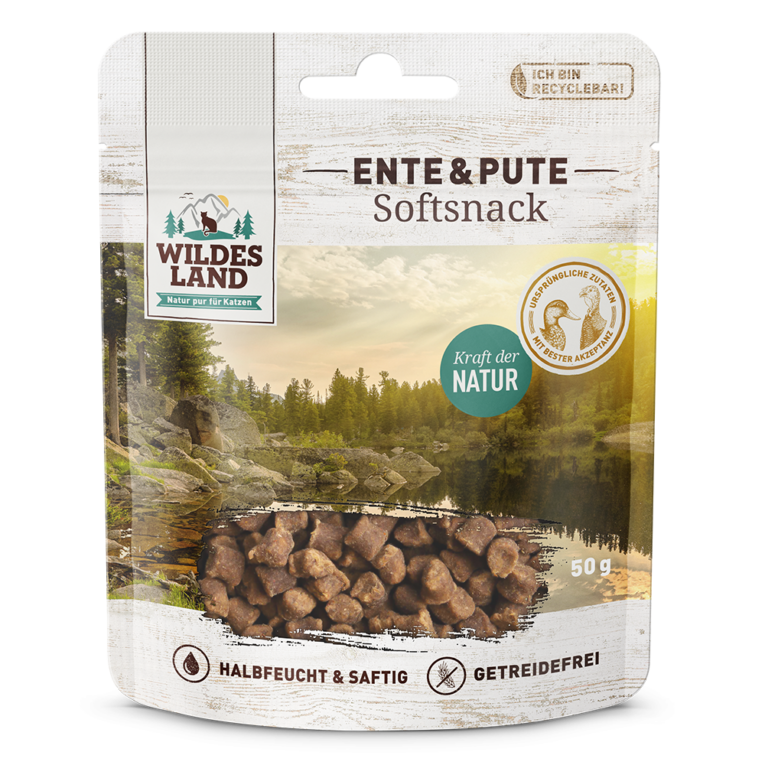 Wildes Land Soft Snack Ente & Pute Ergänzungsfuttermittel für Katzen Entdecken Sie den leckeren Wildes Land Softsnack Ente & Pute und belohnen Sie Ihre Katze mit einem besonderen Leckerli. Die hohe Restfeuchte von 18 % und der hohe Anteil an frischem Enten- und Putenfleisch sorgen für eine besonders hohe Akzeptanz und saftige Kroketten. Die Softsnacks von Wildes Land sind frei von Getreide und Gluten und dadurch auch für ernährungssensible Katzen geeignet. Snacks sind ein wichtiger Bestandteil im Alltag mit Ihrer Samtpfote und geben Ihnen die Möglichkeit