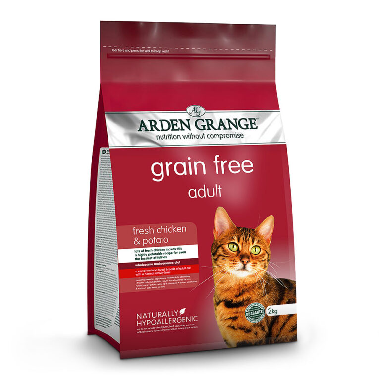 Arden Grange Adult Cat mit frischem Huhn & Kartoffel getreidefrei Dieses äußerst schmackhafte Alleinfuttermittel ist ideal für ausgewachsene Katzen als bekennende Fleischliebhaber. Die großzügigen Mengen an frischem Huhn und Hühnerfleischmehl machen die Kroketten selbst für die wählerischsten Katzen unwiderstehlich. Yum! – mit jedem herzhaften Bissen kann das Arden Grange Futter für ausgewachsene Katzen mit sinnvollen Beigaben wie Cranberrys und prebiotischem FOS zudem für eine Unterstützung des Felles