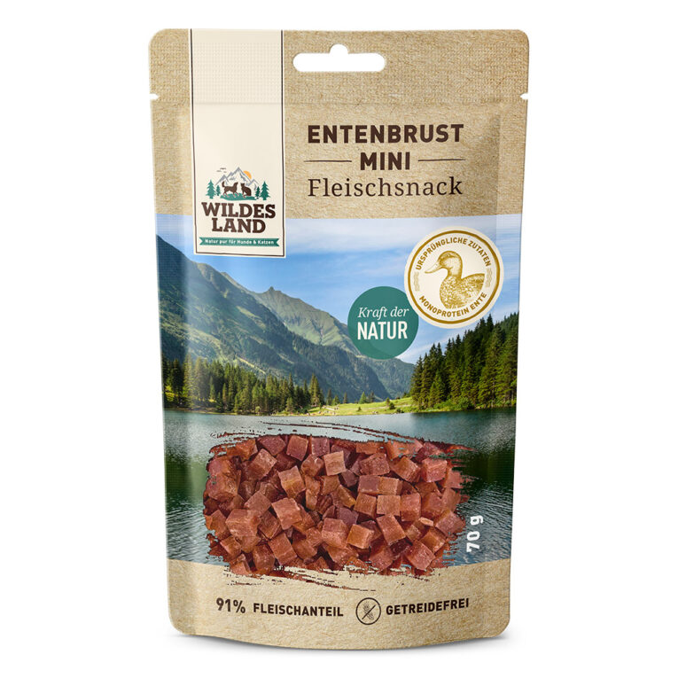 Wildes Land Entenbrust Mini Ergänzungsfuttermittel für Hunde und Katzen Der Wildes Land Fleischsnack Entenbrust Mini basiert auf der Ursprünglichkeit und Kraft der Natur. Schonend luftgetrocknet hat das magere Entenbrustfilet eine eine ausgezeichnete Akzeptanz und Verträglichkeit bei Hunden und Katzen. Die kleinen Stückchen des getreidefreien Snacks eignen sich ideal als artgerechte Belohnung sowohl für Ihren Hund oder Ihre Katze und gibt Ihnen die Möglichkeit