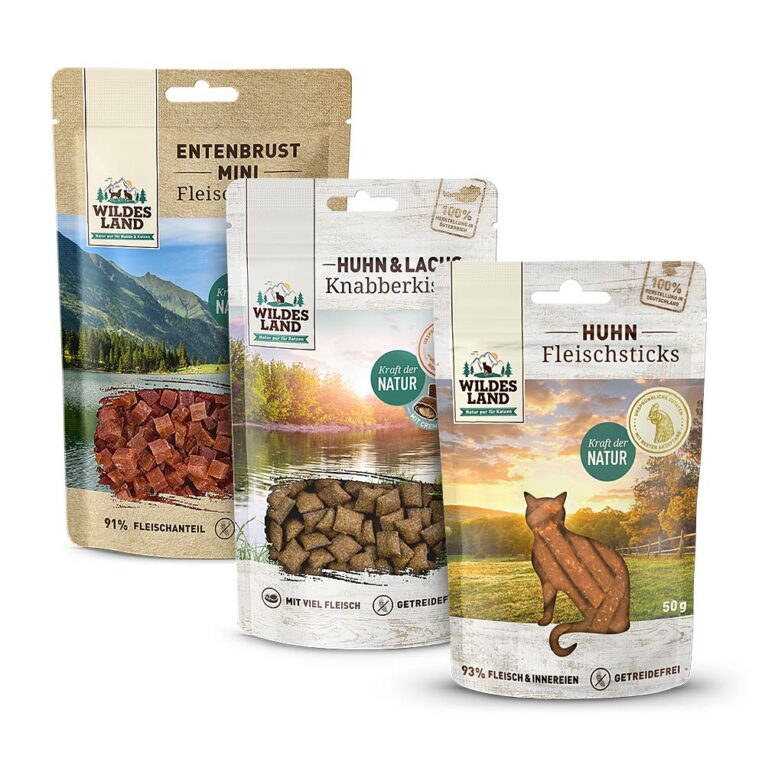 Wildes Land Snack Probierpaket Katze - jetzt sichern! Snack 1: Wildes Land Fleischsticks Huhn 50 g Die getreidefreien Fleischsticks mit Huhn von Wildes Land sind ein leckerer Snack für Katzen. Belohnungsleckerlies sind ein wichtiger Bestandteil im Alltag Ihres Lieblings und können die Beziehung zu Ihrer Katze stärken. Wildes Land legt bei der Herstellung der Fleischsticks besonders viel Wert auf Qualität und Natürlichkeit. Daher überzeugen sie mit einem hohen Anteil von 93% Hühnchenfleisch- und innerien ideal als Zwischenmahlzeit oder kleine Belohnung. Getestet von 244 tierischen Fans haben die Snacks bei der großen Mehrheit der Tester bezüglich Akzeptanz