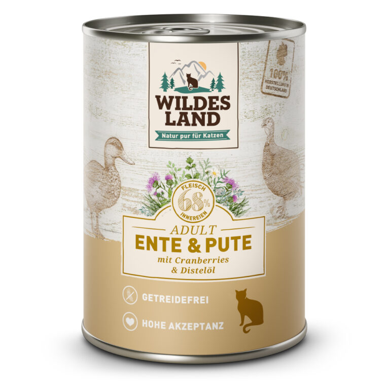 Wildes Land Nassfuter Ente Pute aus der Classic Linie Alleinfuttermittel für ausgewachsene Katzen Für das Wohlbefinden und die Gesundheit Ihrer Katze ist eine ausgewogene Ernährung mit hochwertigen Proteinen unerlässlich. Das Nassfutter von Wildes Land basiert auf der Ursprünglichkeit und Kraft der Natur. Deshalb enthält die Sorte Ente & Pute von Wildes Land kein Getreide und nur hochwertige Proteinquellen sowie Cranberries für eine artgerechte Ernährung. Mit einem Gesamtanteil an Muskelfleisch und Innereien von mehr als 68 % besitzt es eine ausgezeichnete Akzeptanz und Verträglichkeit. Ergänzt wird die Rezeptur nur mit ausgewählten Cranberries und wertvollem Distelöl – kombiniert nach den neuesten wissenschaftlichen Erkenntnissen. Mit dem Wildes Land Nassfutter Ente & Pute wird Ihre Katze mit allen wichtigen Nährstoffen und Vitaminen versorgt