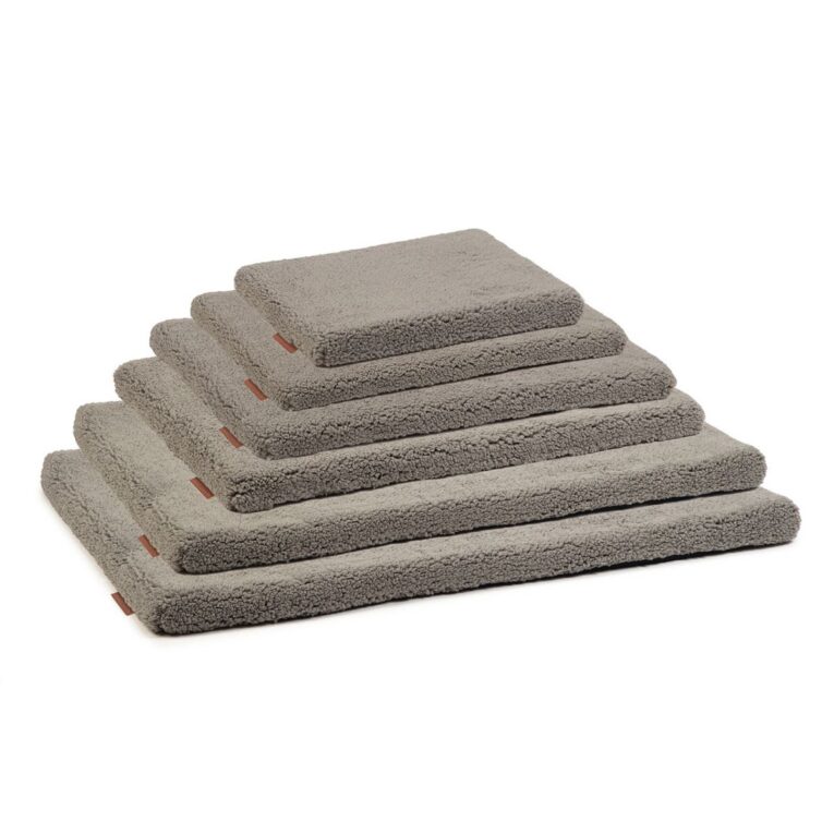 Das orthopädische Hundebett mit abnehmbarem Bezug von Beeztees vervollständigt den Wohlfühlort deines Hundes. Für Hunde mit Allergien geeignet.