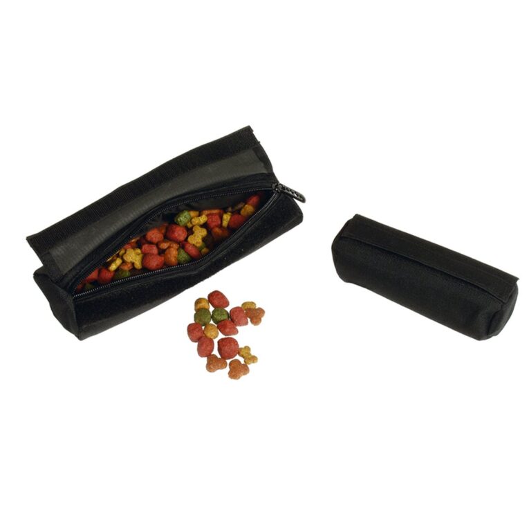 Dieser praktische Snack Dummy ist ideal für Apportierspiele geeignet und erhöht dabei die Motivation deiner Fellnase.