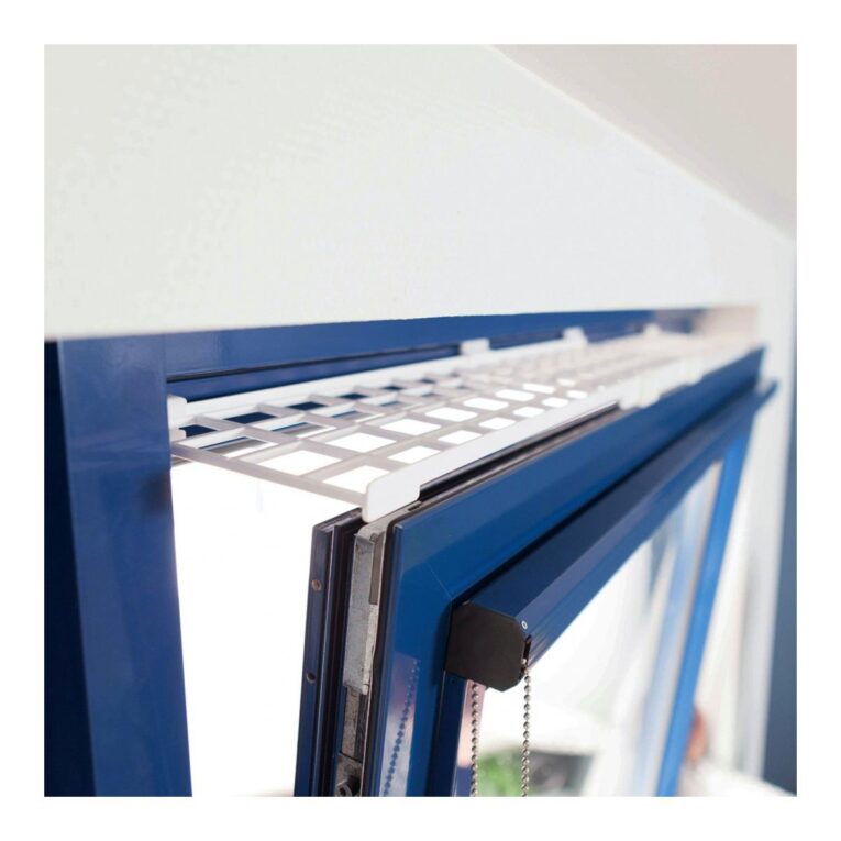 Ein Schutzgitter für die Fenster aus dem Hause Trixie.