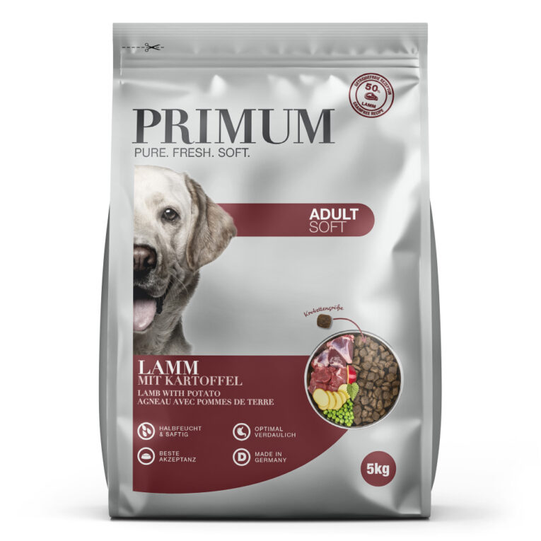 PRIMUM - Trockenfutter - Soft Lamm mit Kartoffel (getreidefrei) Das schmackhafte Trockenfutter Soft Lamm mit Kartoffel von PRIMUM wird mit extra viel Frischfleisch vom Lamm langsam und schonend verarbeitet. Durch das bewährte Herstellungsverfahren werden alle Nährstoffe noch besser zur Verfügung gestellt. Das besonders saftige Trockenfutter enthält extra viel Feuchtigkeit. Dadurch sind die Kroketten weich und außergewöhnlich geschmacksintensiv. Die Rezeptur von PRIMUM Soft Hundefutter Lamm mit Kartoffel besteht aus frischem Lammfleisch als einzige tierische Proteinquelle und verzichtet vollständig auf Getreide. So ist das Trockenfutter auch ideal für Hunde mit Futtermittelunverträglichkeiten und Allergien geeignet. Als hochqualitative Vollnahrung enthält das semi moist Hundefutter alle wichtigen Nährstoffe und Vitamine und ist somit ideal für eine ganzheitliche und bewusste Hundeernährung. Mit feinem Lammfleisch