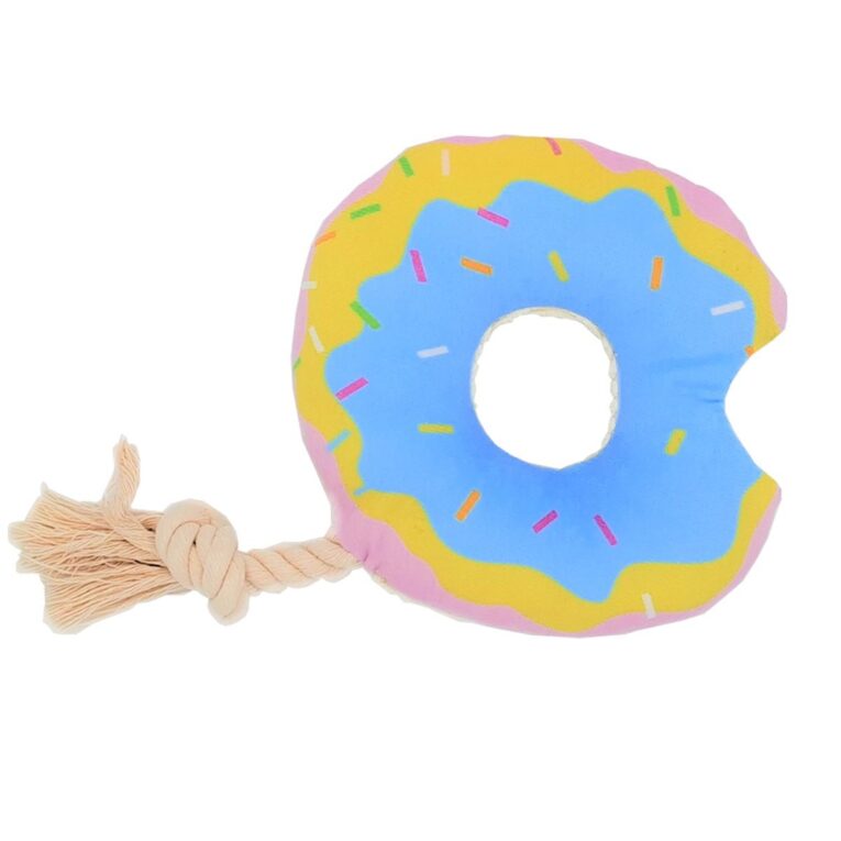 Das ZooRoyal Hundespielzeug Donut mit Tau und integriertem Squeaker eignet sich ideal zum Kauen